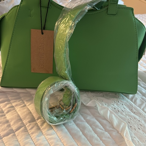 STEVE MADDEN GREEN FLARE SATCHEL - Picture 4 of 5